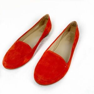 Naturalizer Saban leather loafer - chili pepper suede size 10WIDE